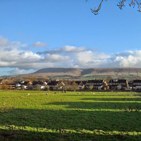 Fifty One And A Half Boutique B&B Clitheroe Bagian luar foto