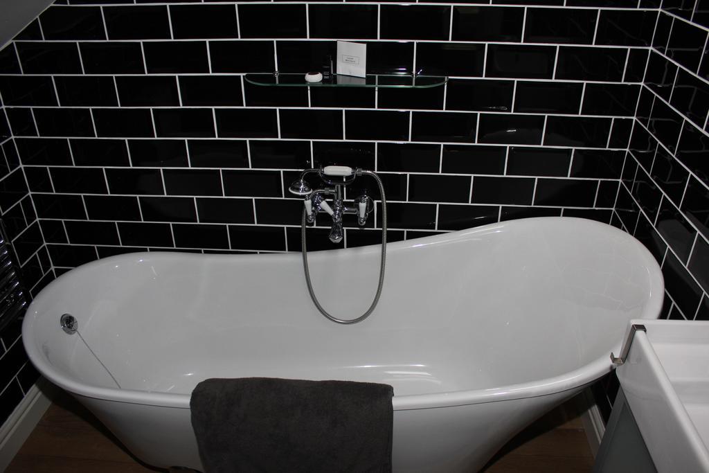 Fifty One And A Half Boutique B&B Clitheroe Bagian luar foto