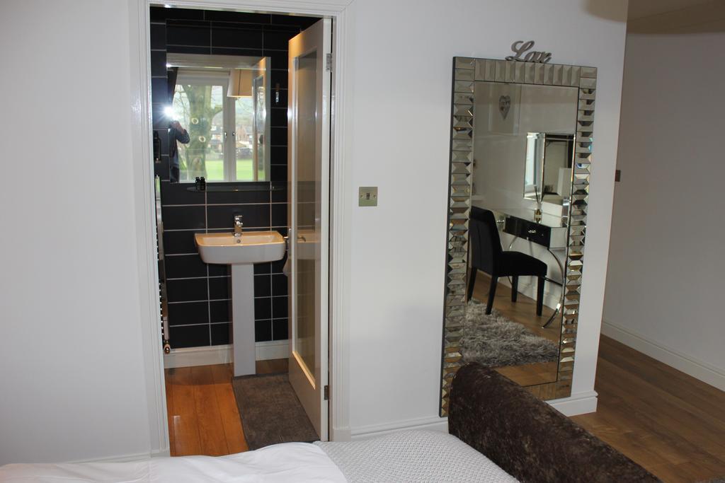 Fifty One And A Half Boutique B&B Clitheroe Bagian luar foto