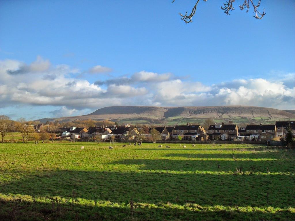 Fifty One And A Half Boutique B&B Clitheroe Bagian luar foto