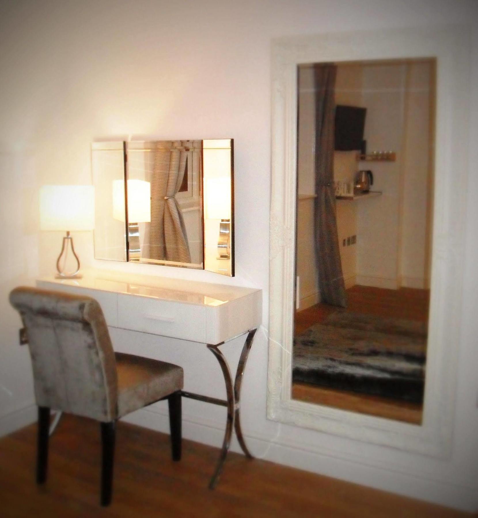 Fifty One And A Half Boutique B&B Clitheroe Bagian luar foto